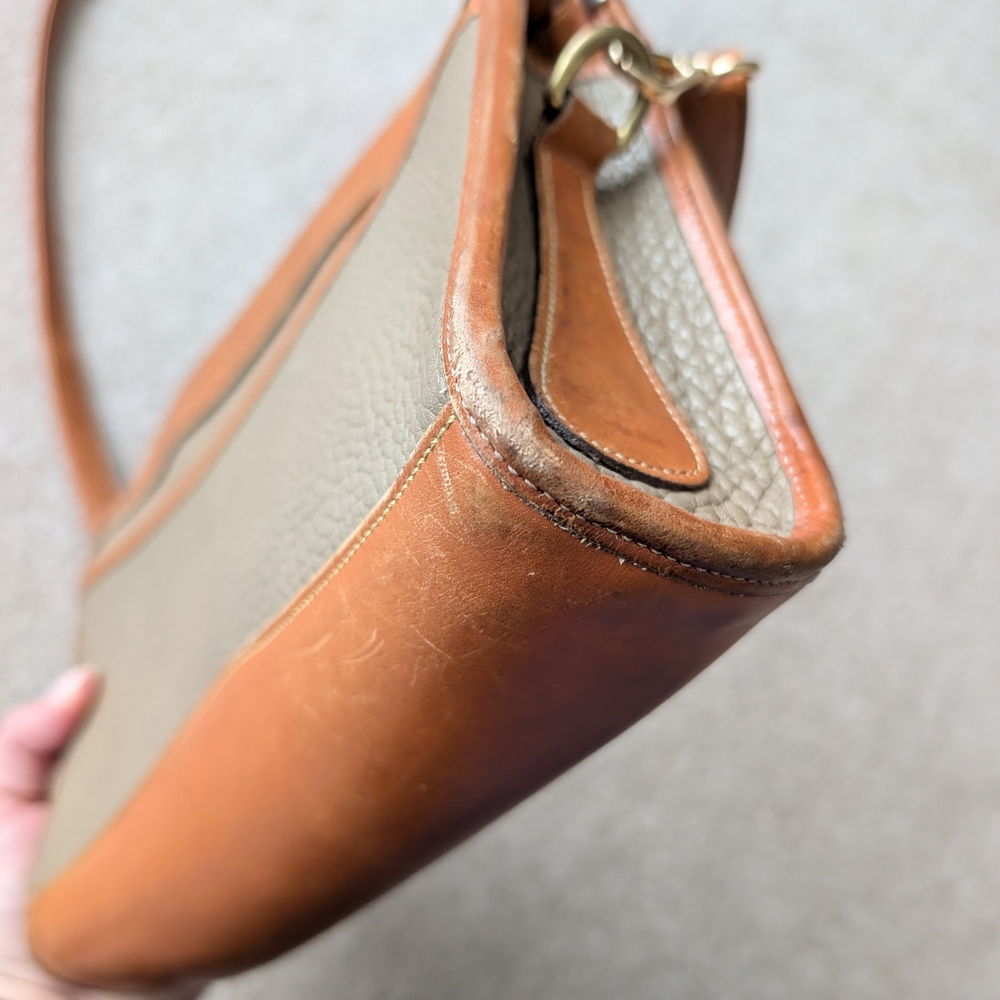 Vintage Dooney and Bourke Purse - Picture 5 of 14